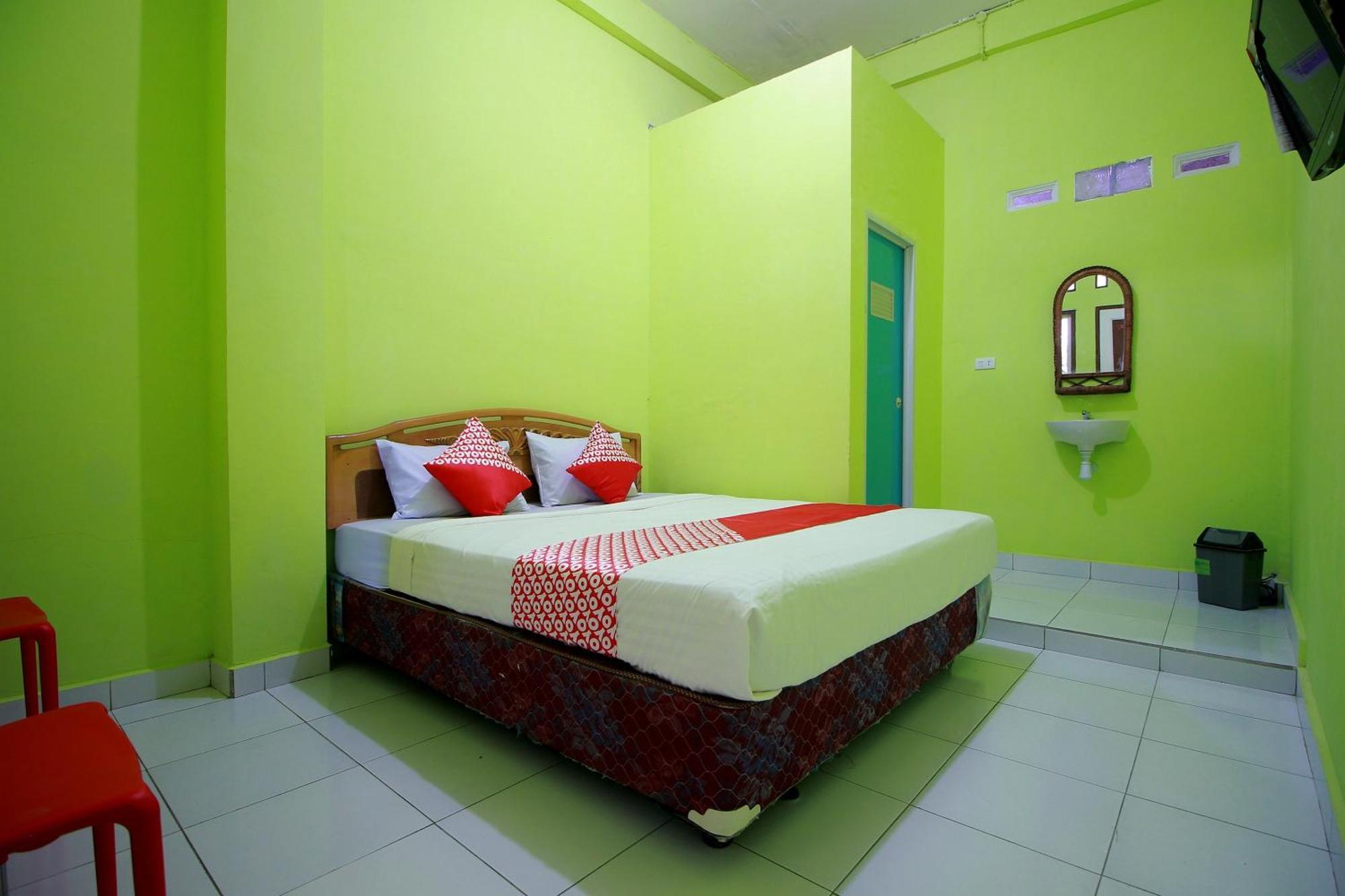 Oyo 2585 Sherren Guest House Lubuklinggau Exterior foto